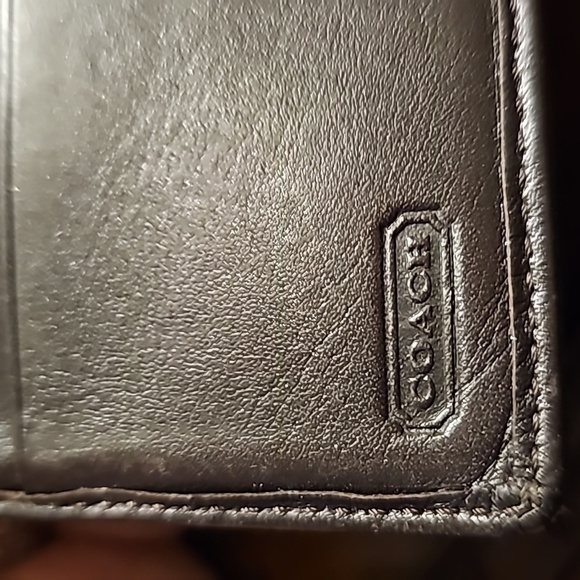 Coach Signature Fabric Trifold Wallet pre-owned - Picture 6 of 7